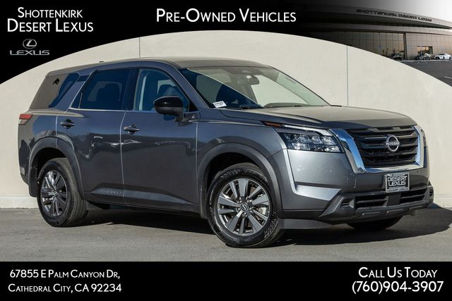 2024 Nissan Pathfinder S's photo