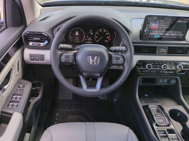 2025 Honda Pilot EX-L photo 13