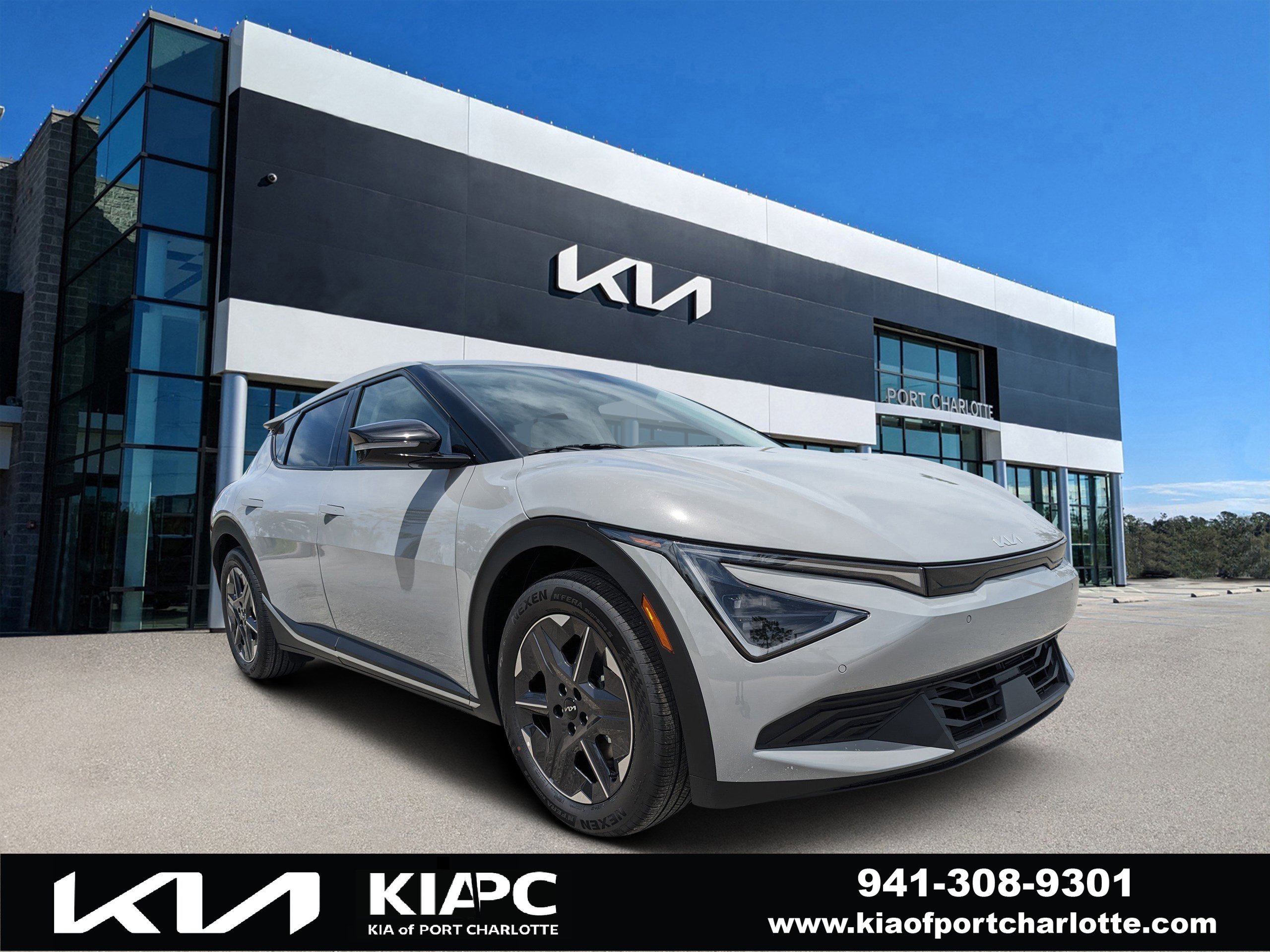 2025 Kia EV6 Light L/R's photo