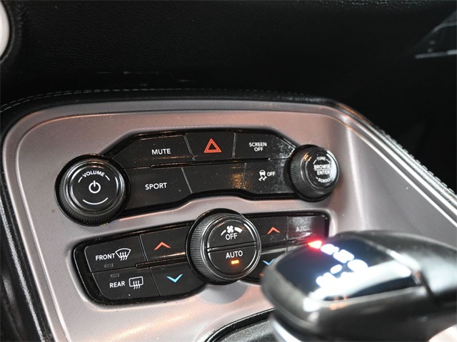 2023 Dodge Challenger SXT AWD photo 9