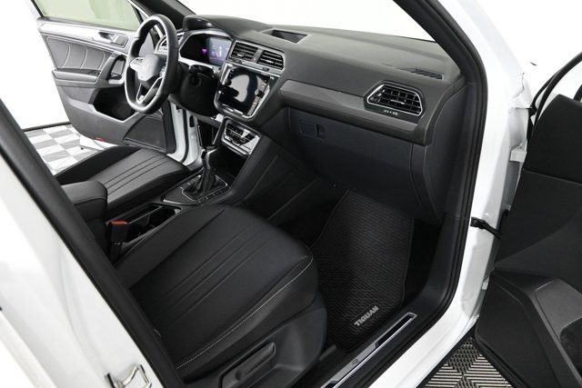 2022 Volkswagen Tiguan SE R-Line Black photo 12