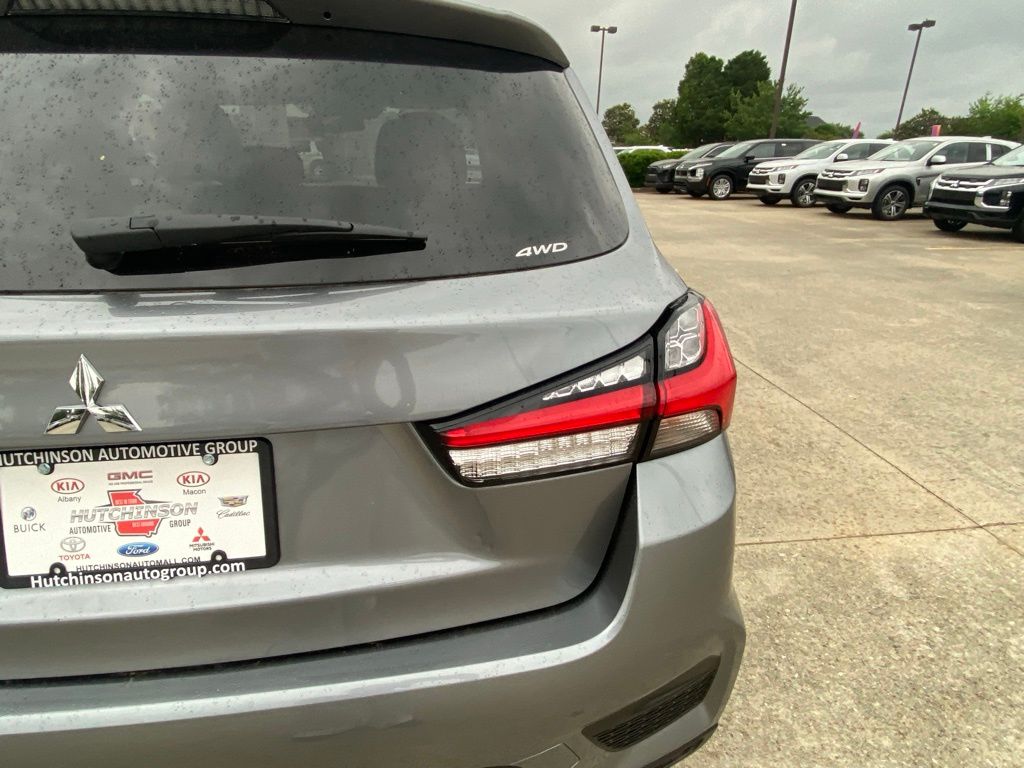 2024 Mitsubishi Outlander Sport ES photo 5