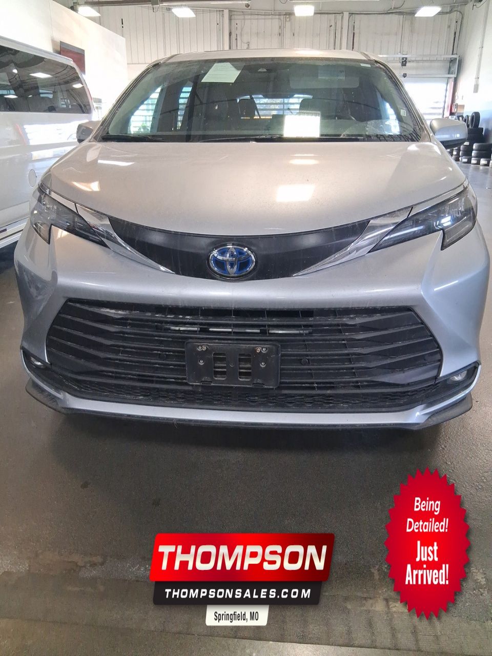 2025 Toyota Sienna XLE's photo