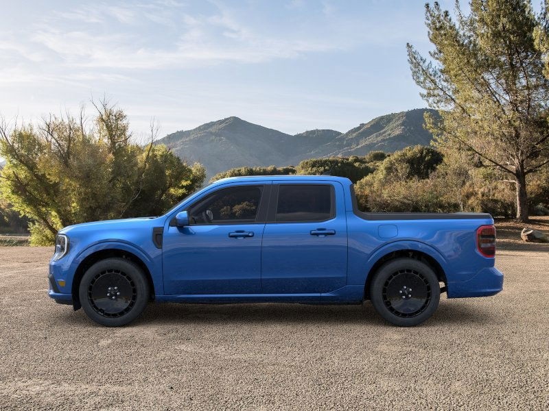 2025 Ford Maverick photo 3