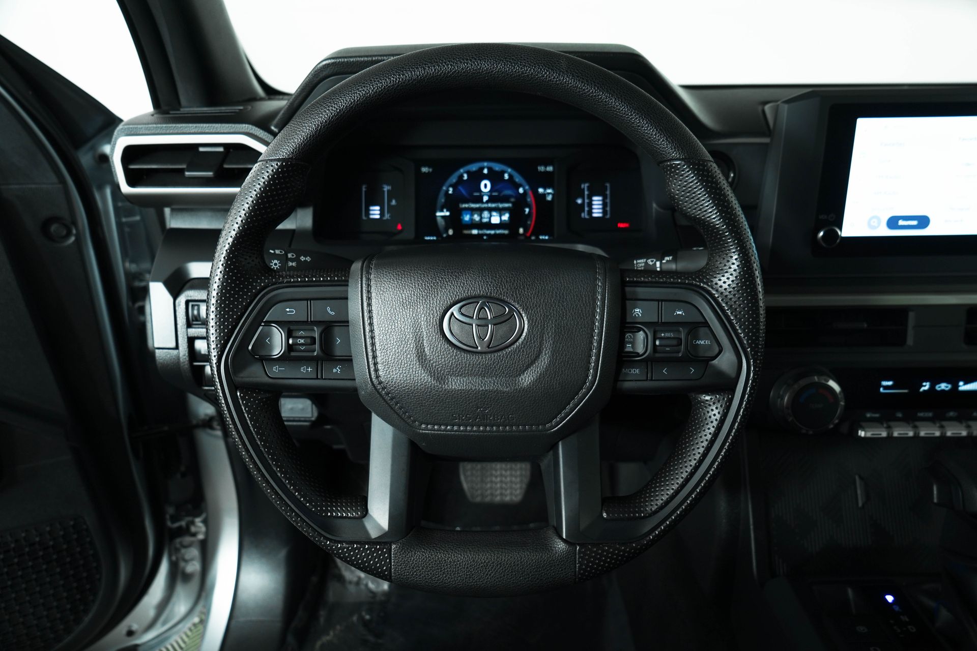 2025 Toyota Tacoma SR 4x4 photo 14