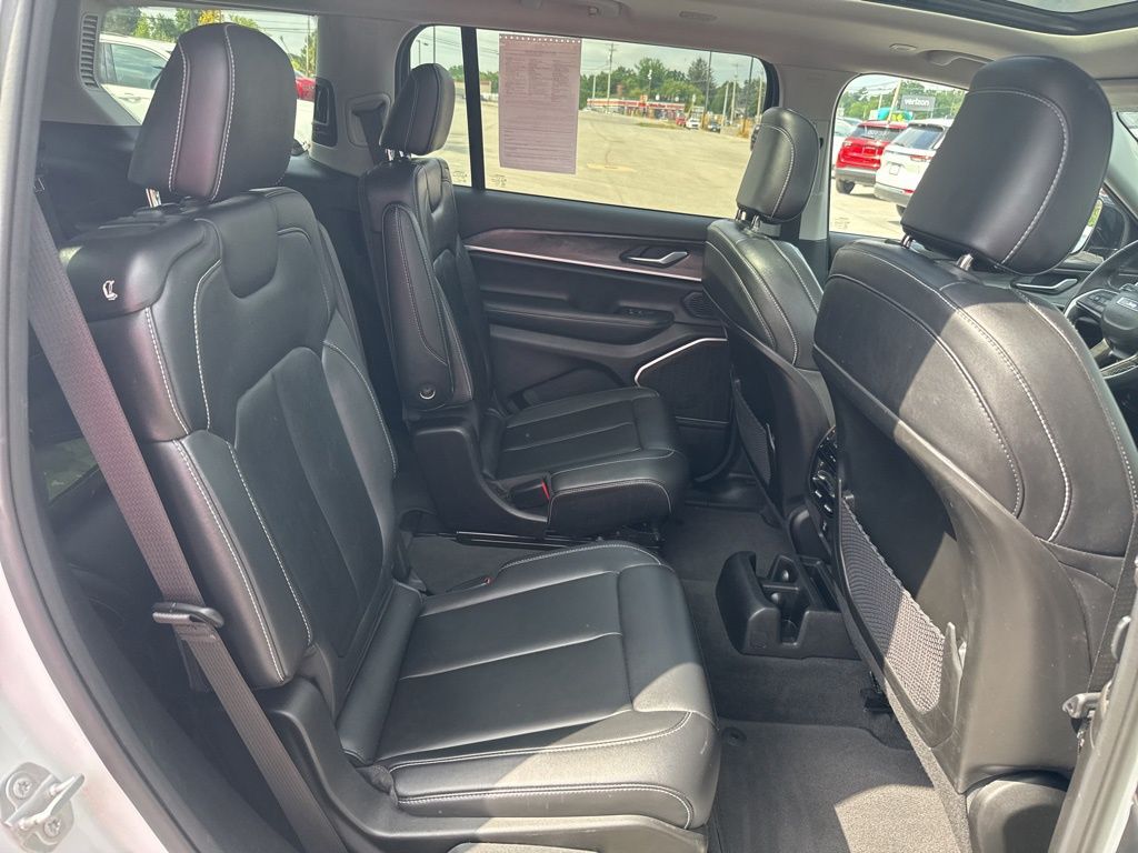 2022 Jeep Grand Cherokee Limited photo 9