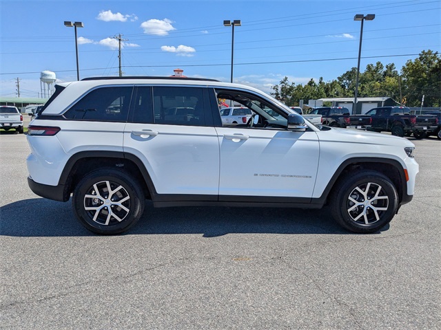 2024 Jeep Grand Cherokee Limited photo 3