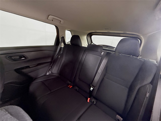 2025 Nissan Rogue S photo 4