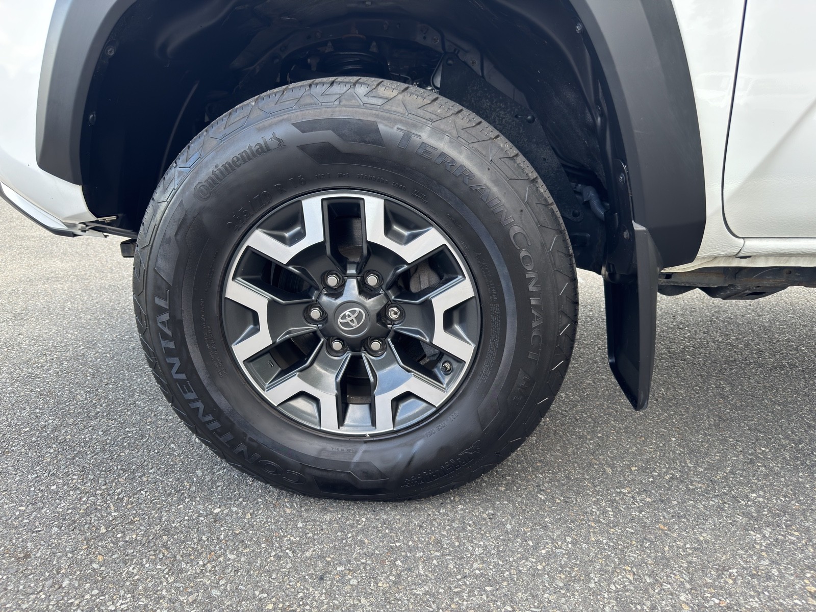 2020 Toyota Tacoma TRD SR5 photo 10