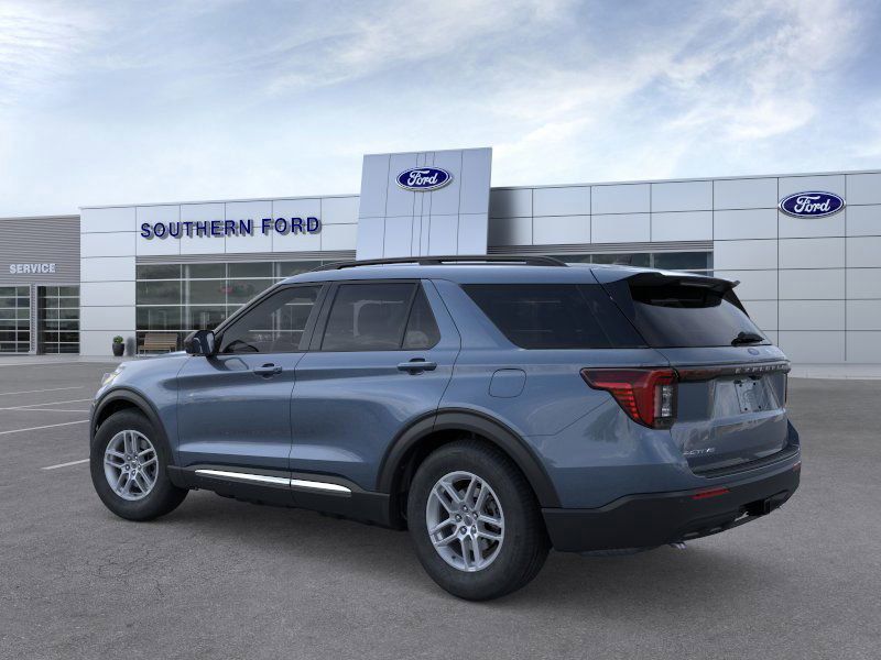 2025 Ford Explorer photo 4