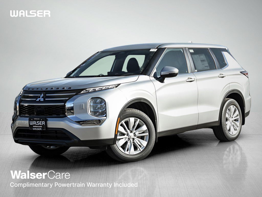 2025 Mitsubishi Outlander ES's photo