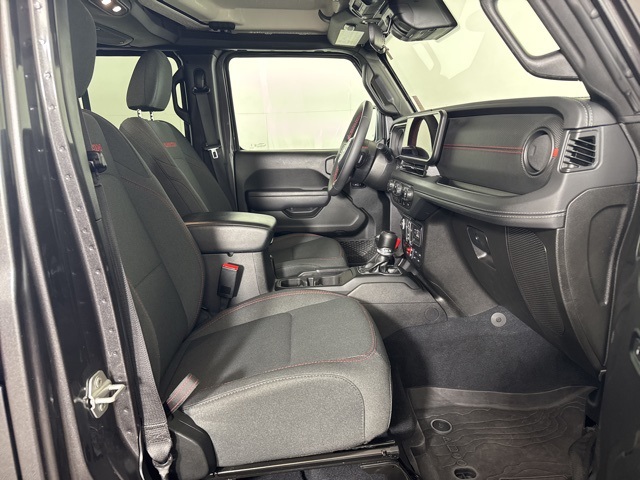 2024 Jeep Wrangler Rubicon photo 3