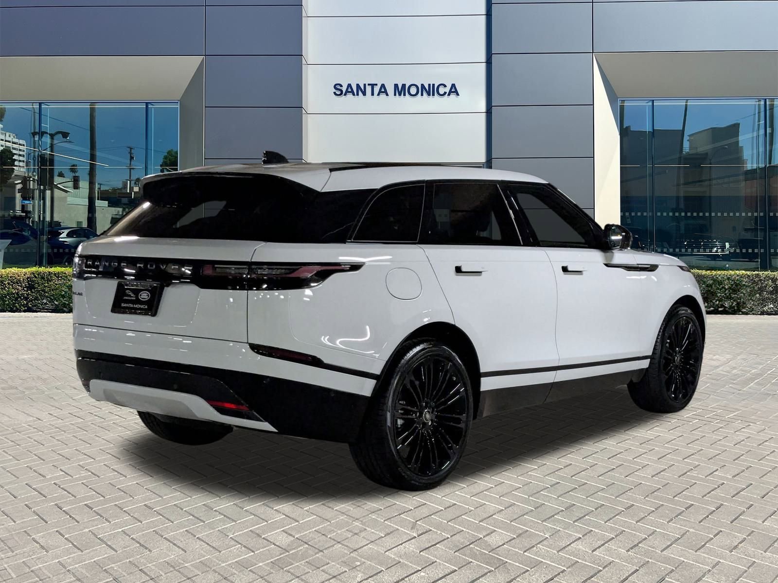 2026 Land Rover Range Rover Velar P250 Dynamic SE photo 2
