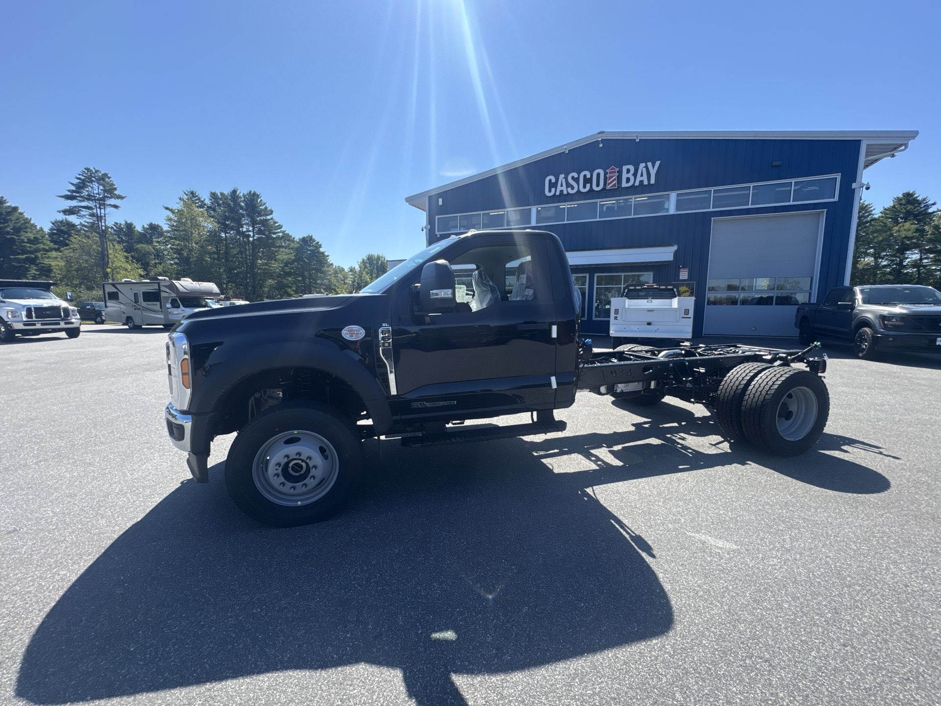 2025 Ford F-600 Super Duty Chassis Cab XL's photo