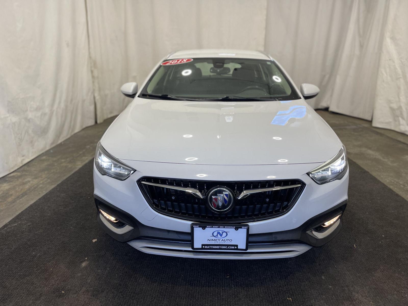2018 Buick Regal TourX Essence photo 2