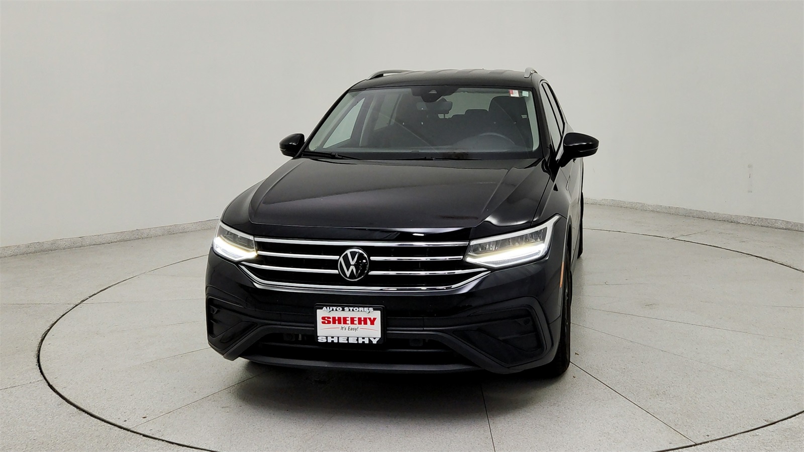 2024 Volkswagen Tiguan SE photo 2