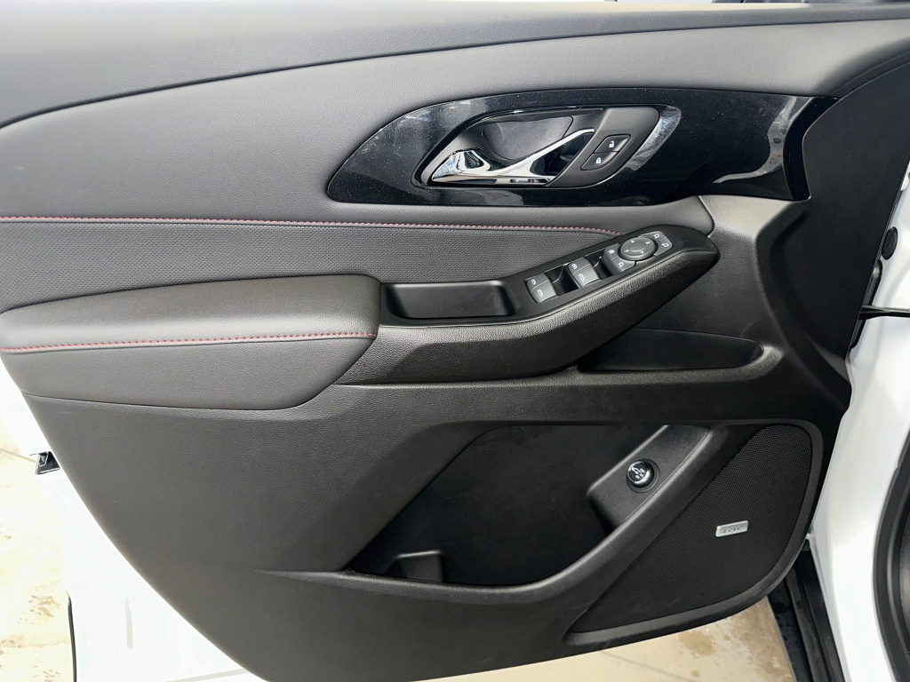 2023 Chevrolet Traverse RS photo 4