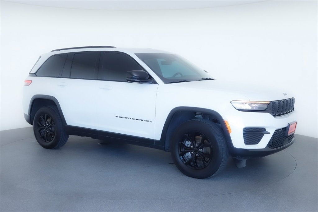 2025 Jeep Grand Cherokee Altitude's photo