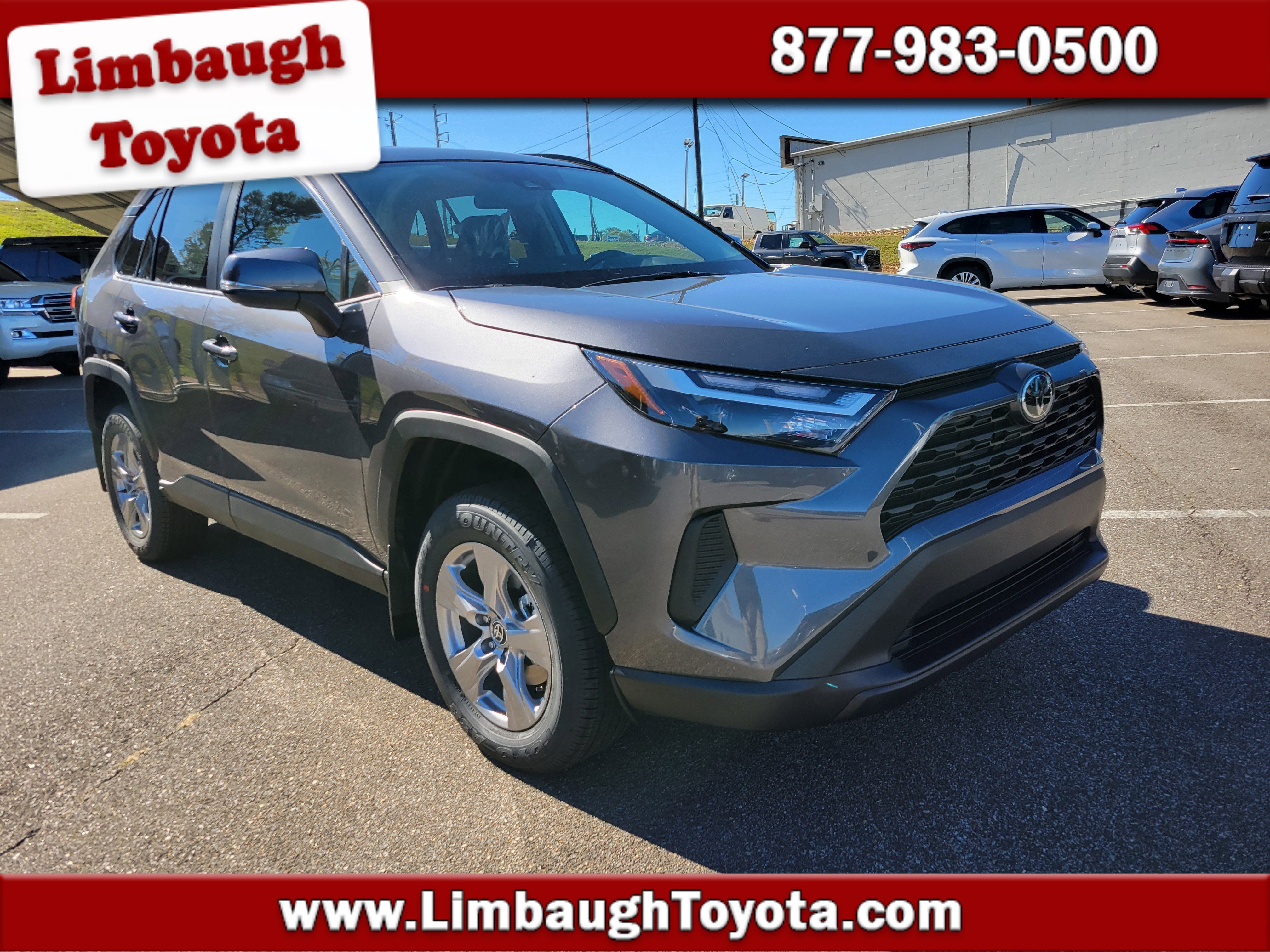 2025 Toyota RAV4 XLE's photo