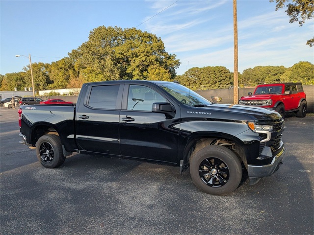 2025 Chevrolet Silverado 1500 LT photo 5