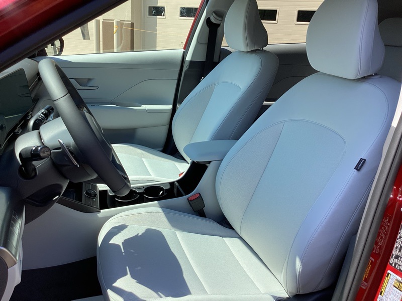 2025 Hyundai Kona SEL photo 27