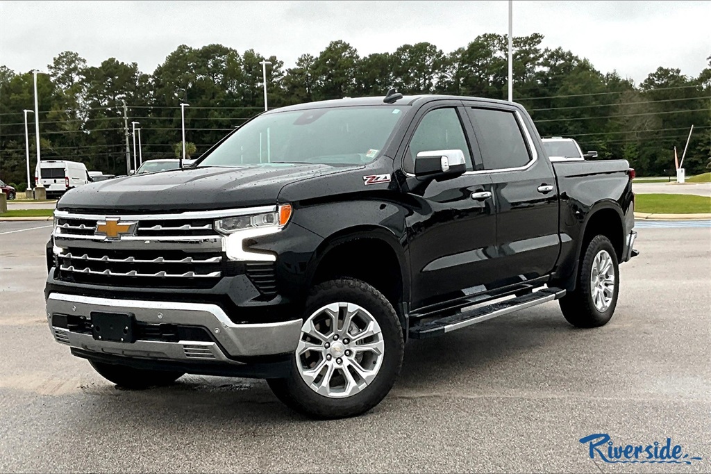 2024 Chevrolet Silverado 1500 LTZ photo 3