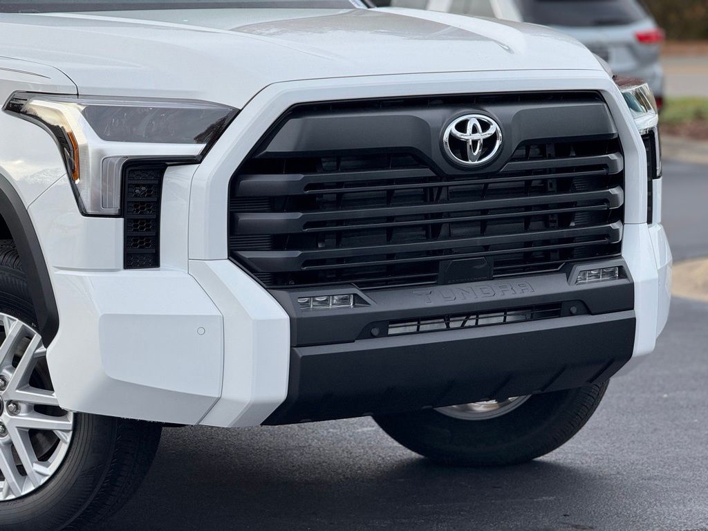 2025 Toyota Tundra SR5 photo 4