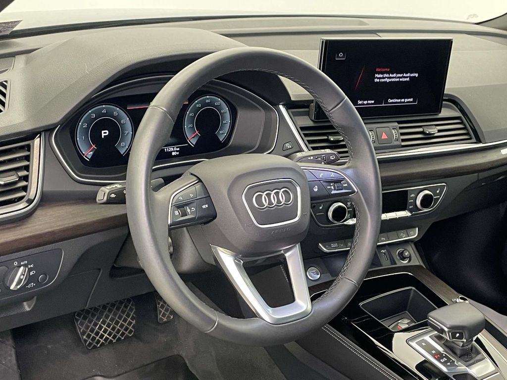 2025 Audi Q5 45 S line Premium Plus photo 3