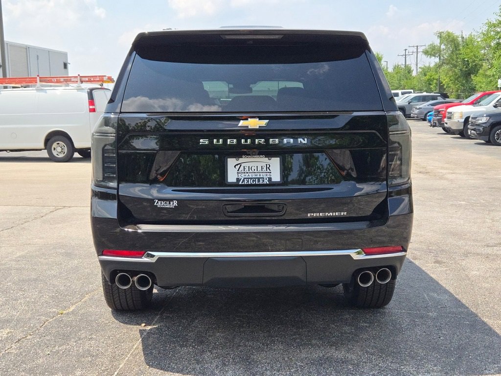 2025 Chevrolet Suburban Premier photo 14