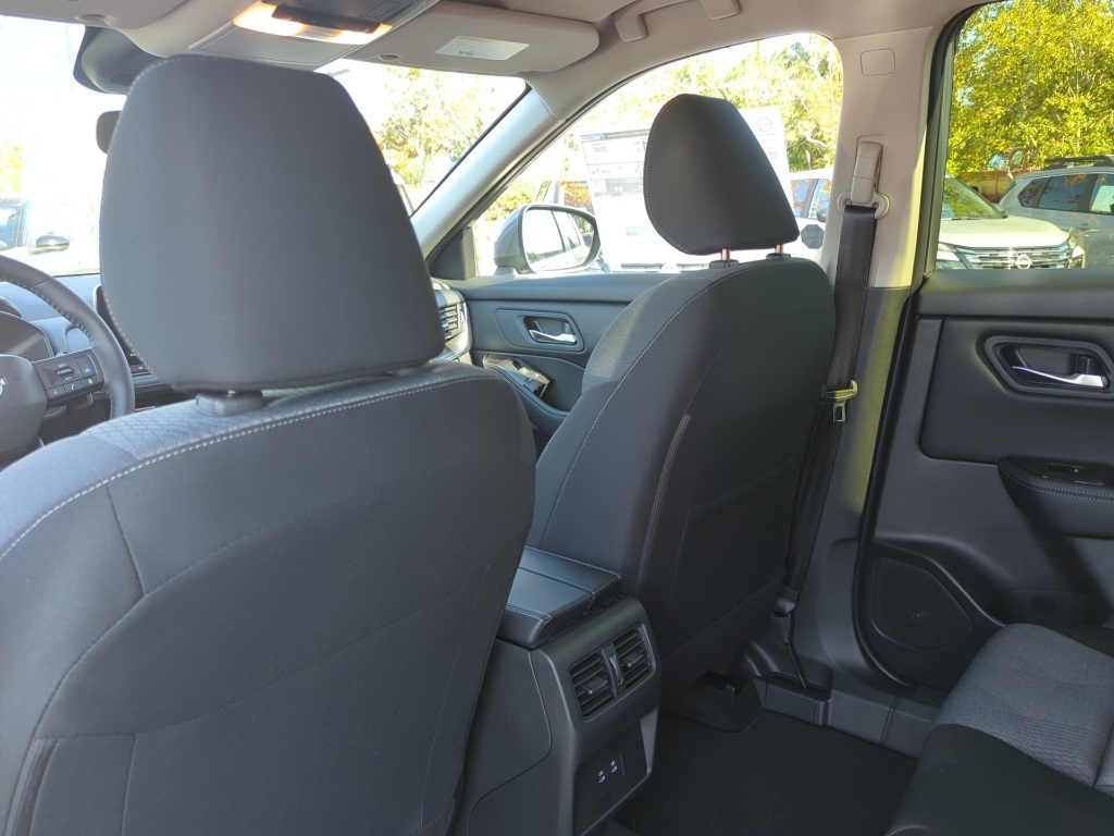 2026 Nissan Rogue SV AWD photo 17