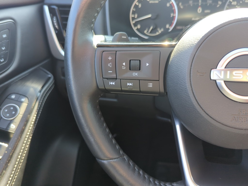 2022 Nissan Rogue SL photo 23