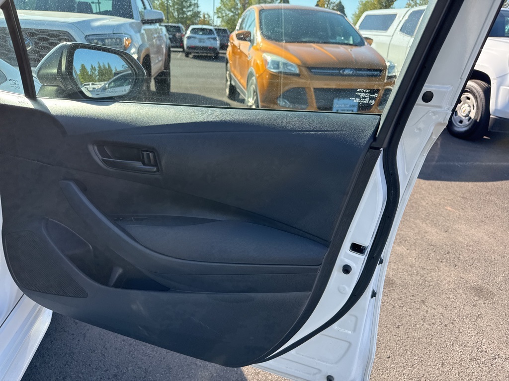 2023 Toyota Corolla LE photo 13