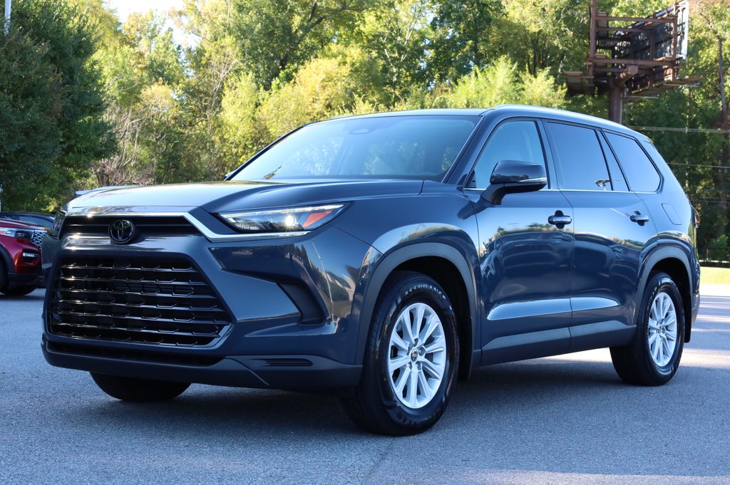 2025 Toyota Grand Highlander XLE's photo