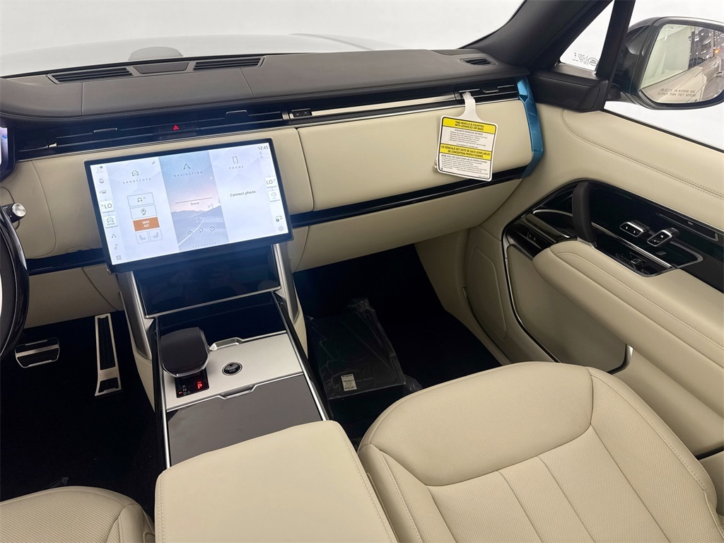 2025 Land Rover Range Rover SE photo 20