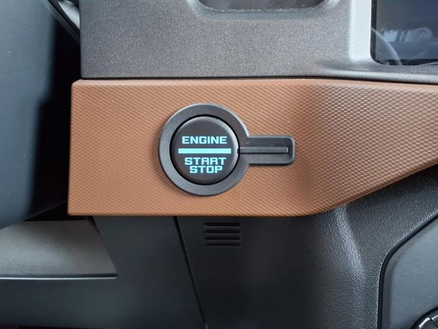 2024 Ford Bronco Outer Banks photo 23