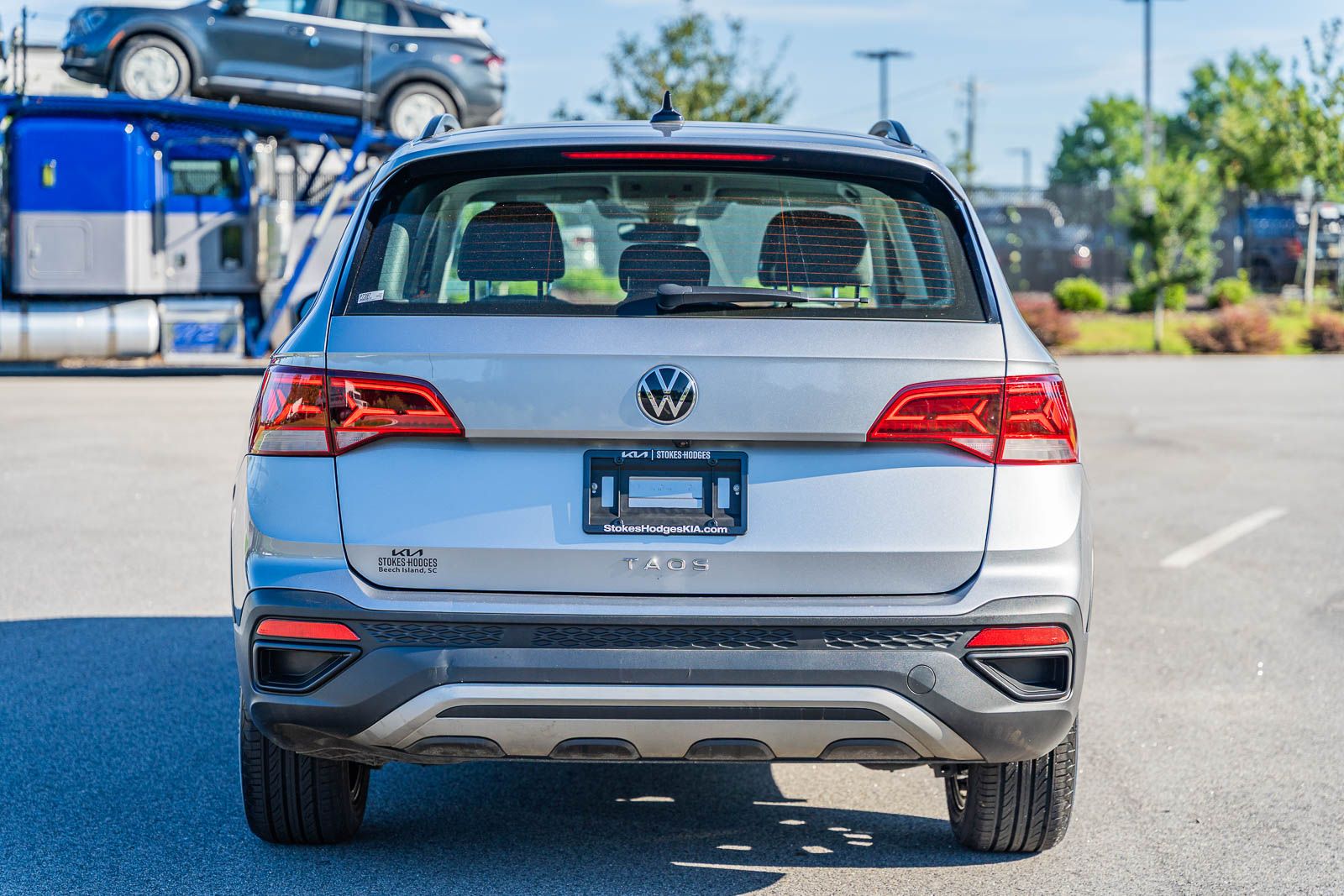 2024 Volkswagen Taos S photo 2