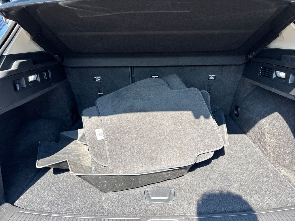 2022 Buick Envision Essence photo 11