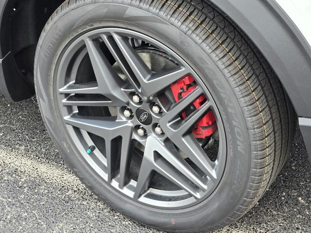 2025 Ford Explorer ST photo 3