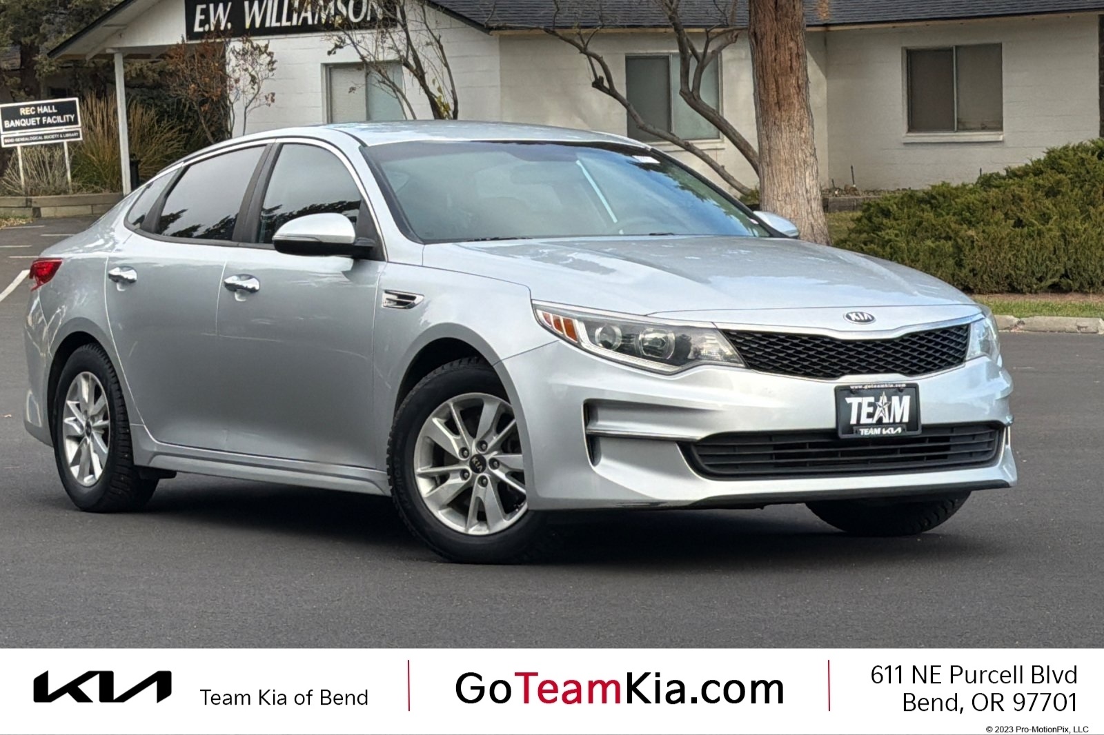 2017 Kia Optima LX's photo