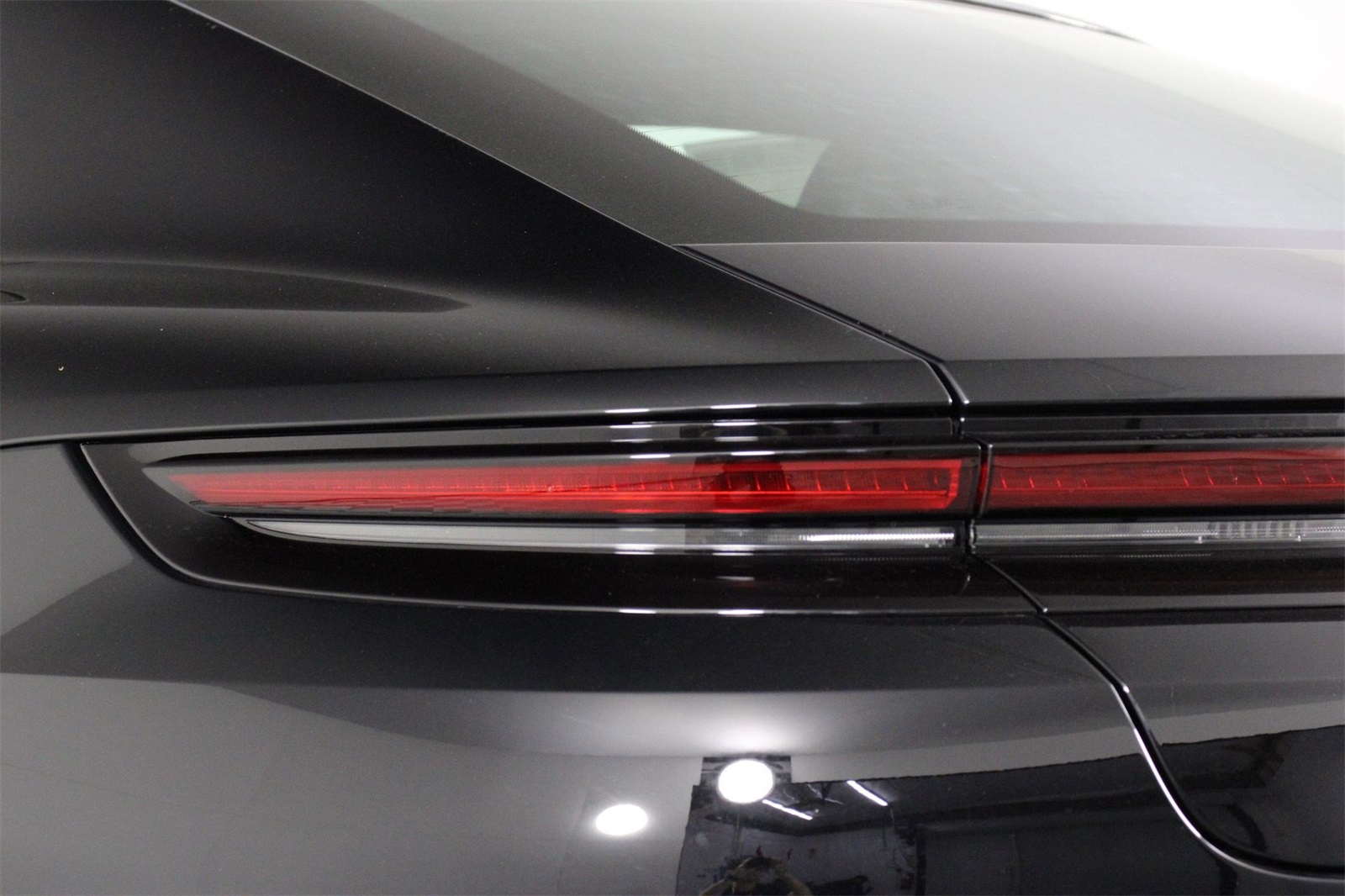 2025 Porsche Panamera 4 photo 21