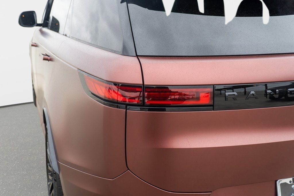2025 Land Rover Range Rover Sport photo 8