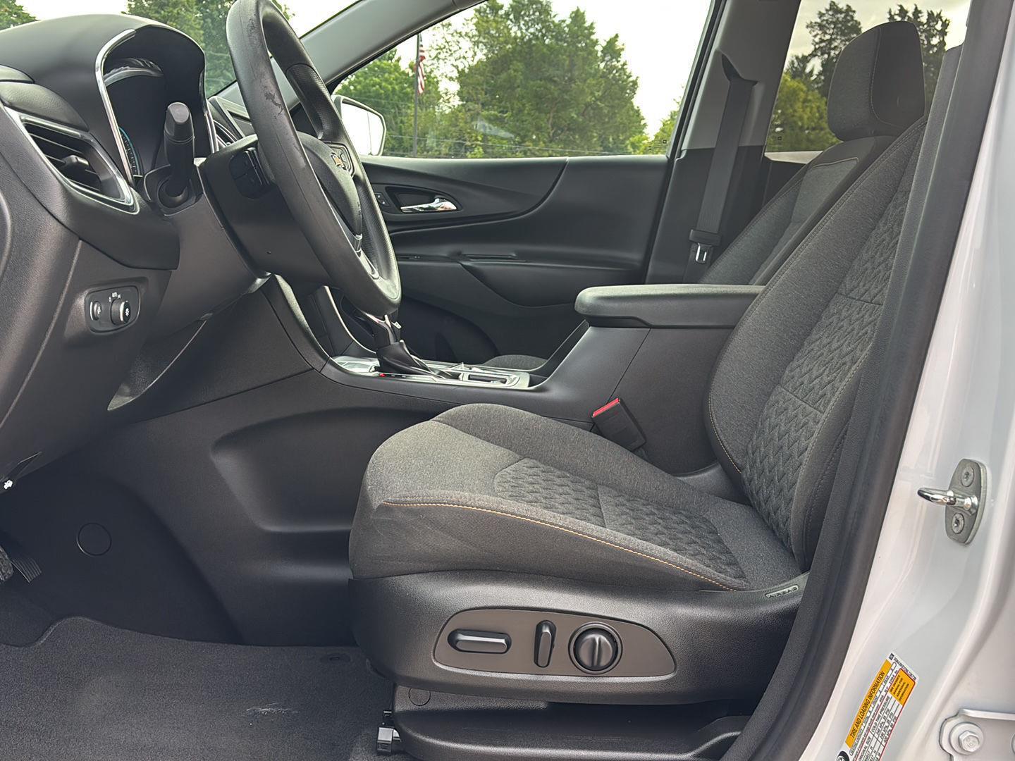 2022 Chevrolet Equinox LT photo 8