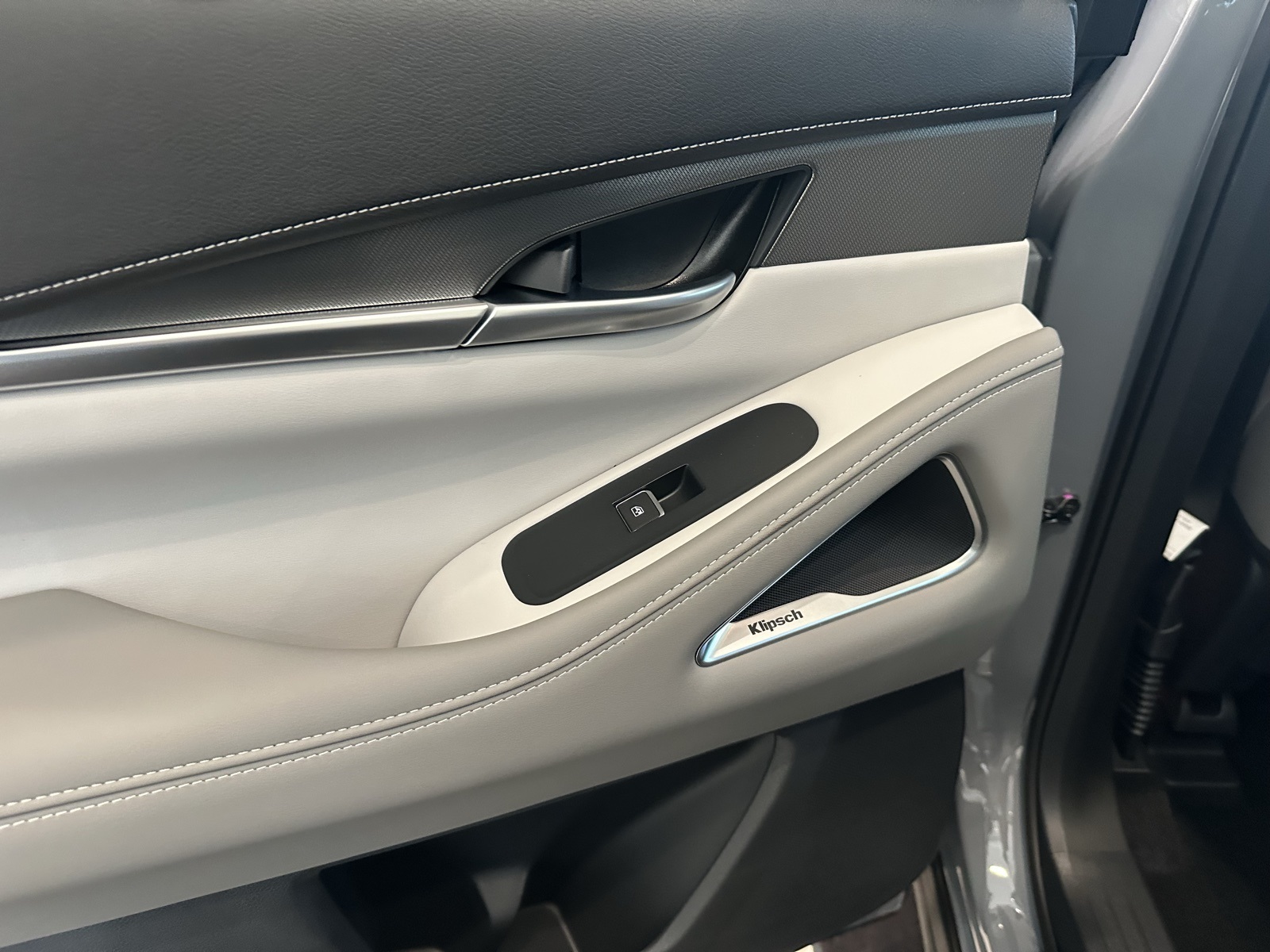2026 Infiniti QX60 Luxe photo 24