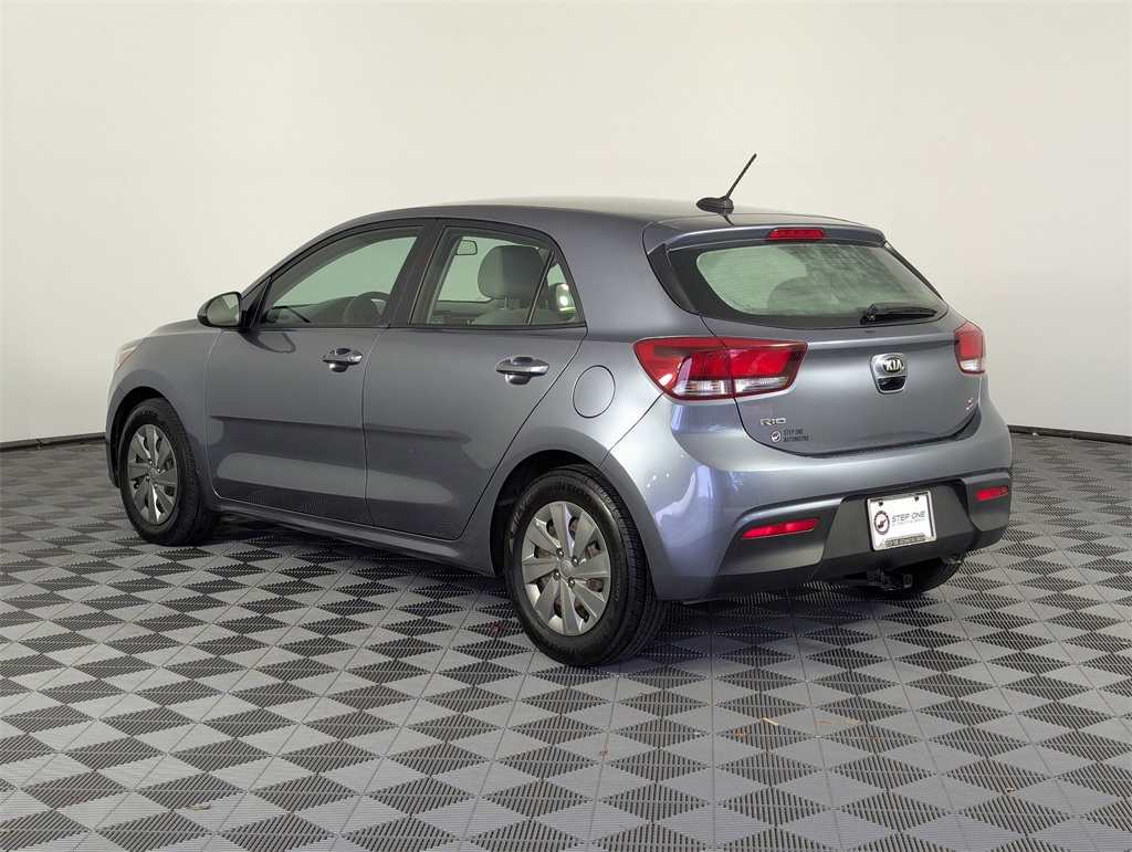 2020 Kia Rio S photo 3