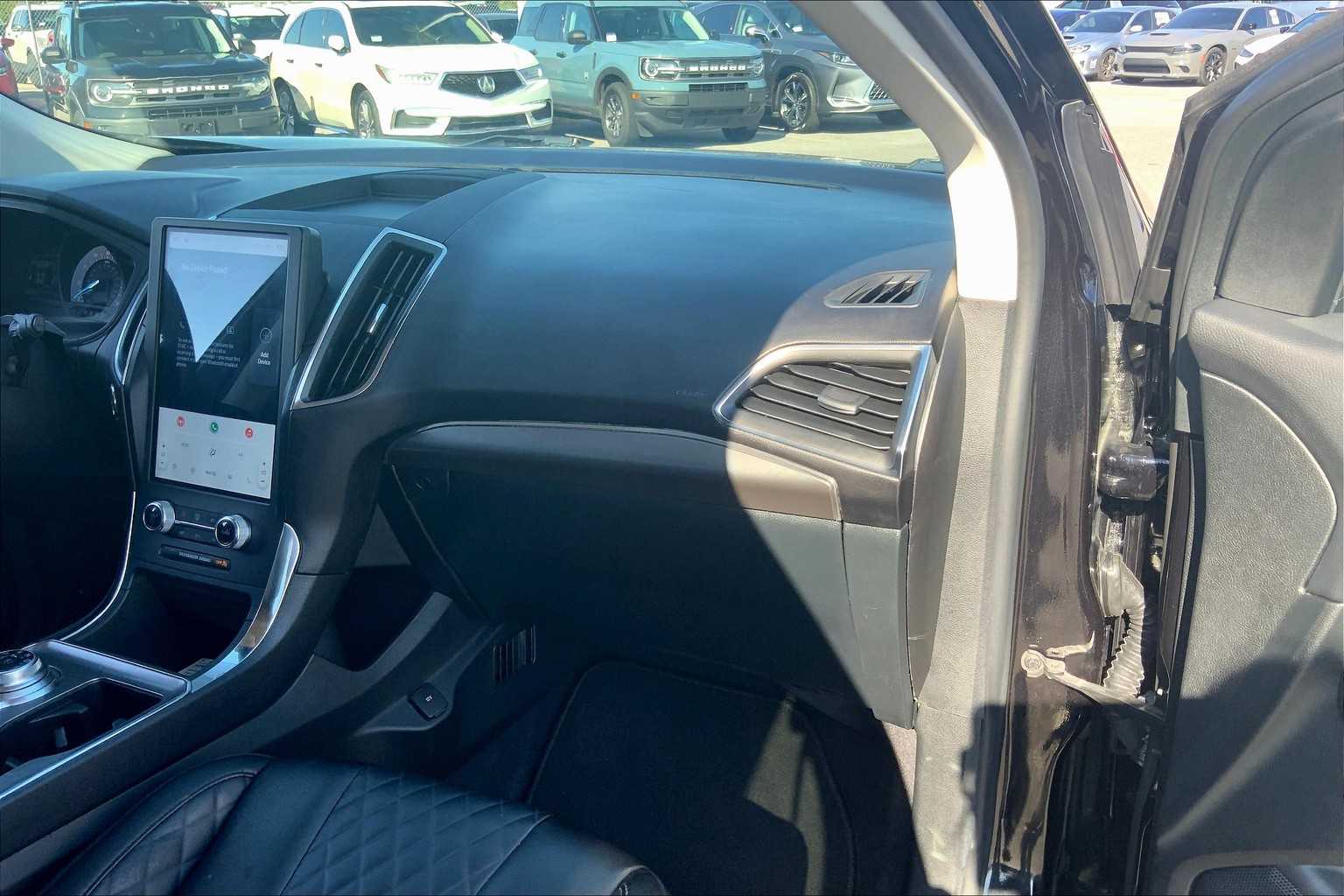 2024 Ford Edge Titanium photo 17