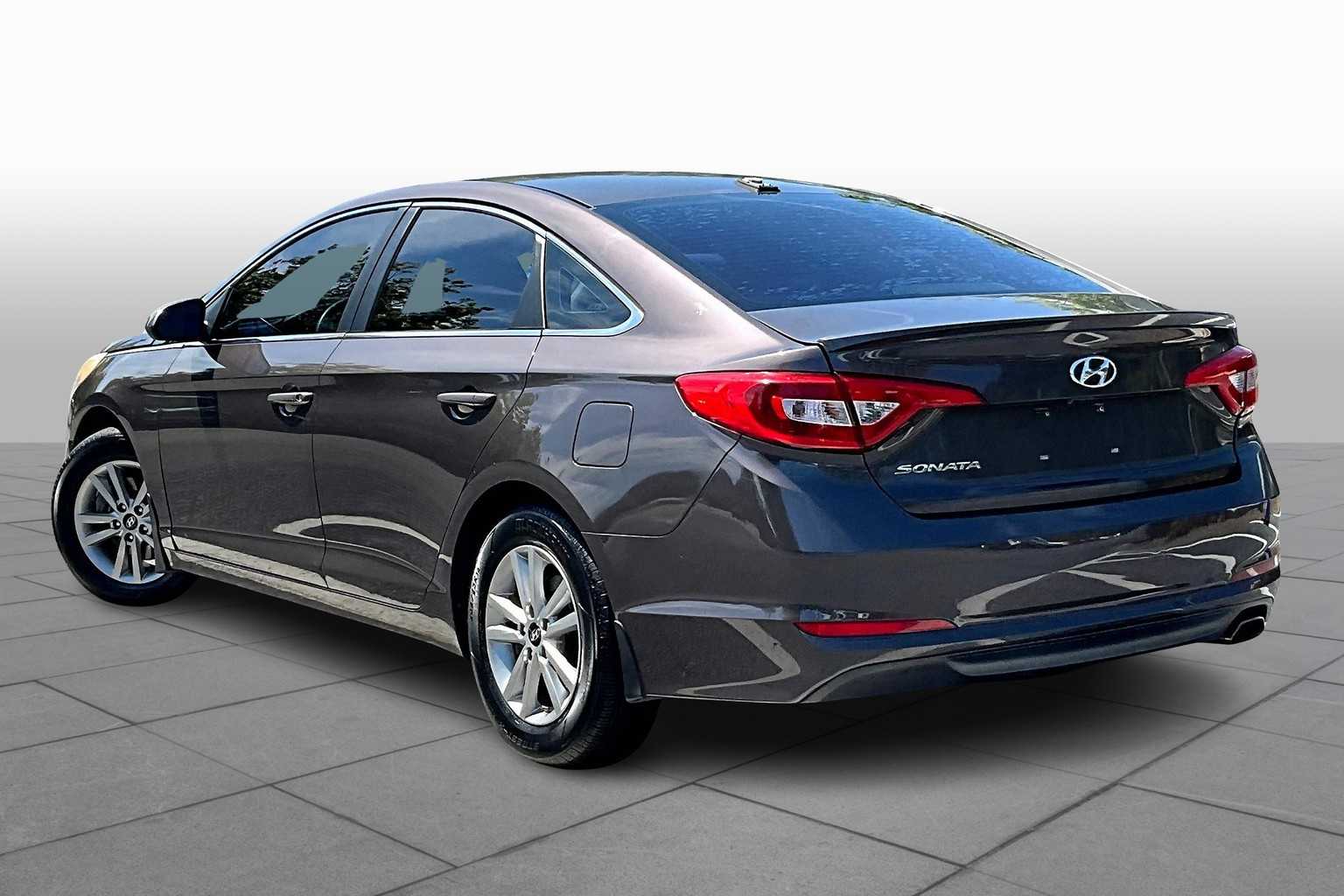 2016 Hyundai Sonata SE photo 11