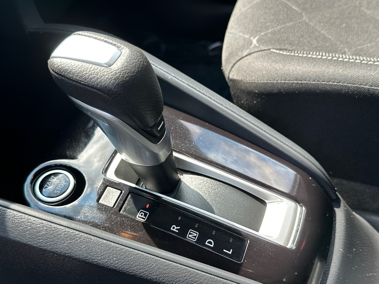 2020 Nissan Kicks S photo 28