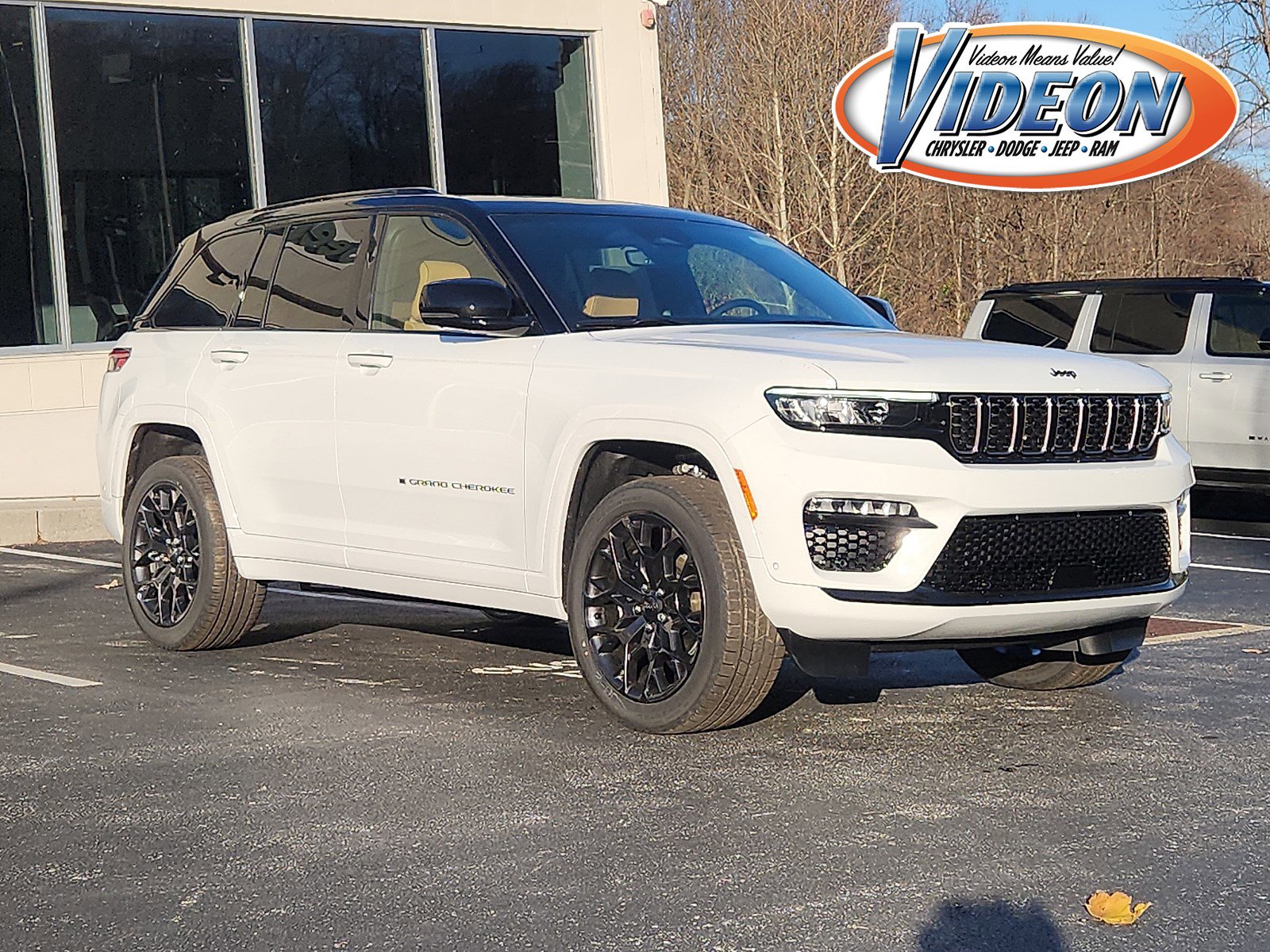 2025 Jeep Grand Cherokee Summit's photo