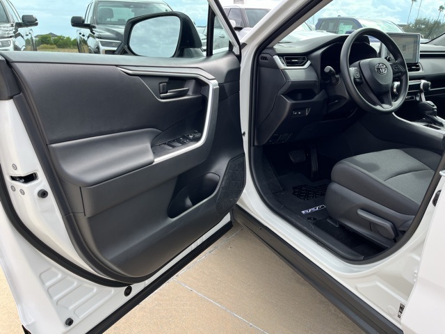 2025 Toyota RAV4 LE photo 10