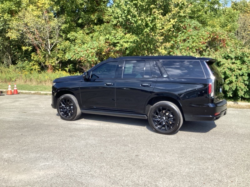 2024 Cadillac Escalade Sport photo 2